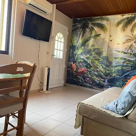 Apartment Cosy Avec Vue Sur Remparts A Aigues-Mortes