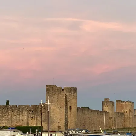 Cosy Avec Vue Sur Remparts à * Aigues-Mortes